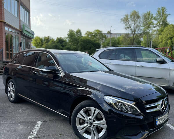 Черный Мерседес Ц-Класс, объемом двигателя 2.14 л и пробегом 148 тыс. км за 17999 $, фото 3 на Automoto.ua