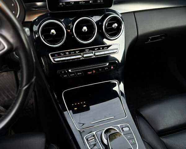 Черный Мерседес Ц-Класс, объемом двигателя 2.14 л и пробегом 148 тыс. км за 17999 $, фото 12 на Automoto.ua