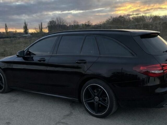 Чорний Мерседес Ц-Клас, об'ємом двигуна 1.6 л та пробігом 306 тис. км за 13600 $, фото 3 на Automoto.ua