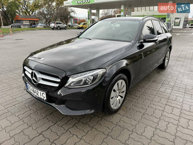 Мерседес Ц-Класс 2015 в Ужгороде на Automoto.ua Черный Мерседес Ц-Класс, объемом двигателя 1.6 л и пробегом 251 тыс. км за 14300 $, фото 2 на Automoto.ua