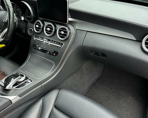 Чорний Мерседес Ц-Клас, об'ємом двигуна 2.14 л та пробігом 244 тис. км за 19999 $, фото 5 на Automoto.ua