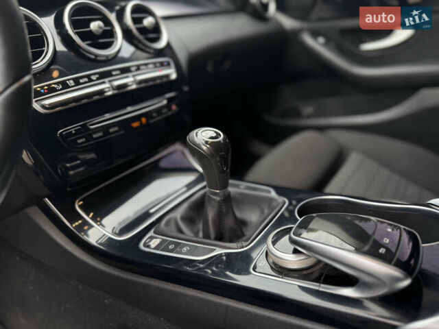 Чорний Мерседес Ц-Клас, об'ємом двигуна 1.6 л та пробігом 337 тис. км за 11500 $, фото 18 на Automoto.ua