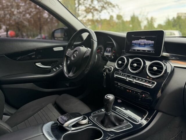 Черный Мерседес Ц-Класс, объемом двигателя 1.6 л и пробегом 337 тыс. км за 11500 $, фото 19 на Automoto.ua