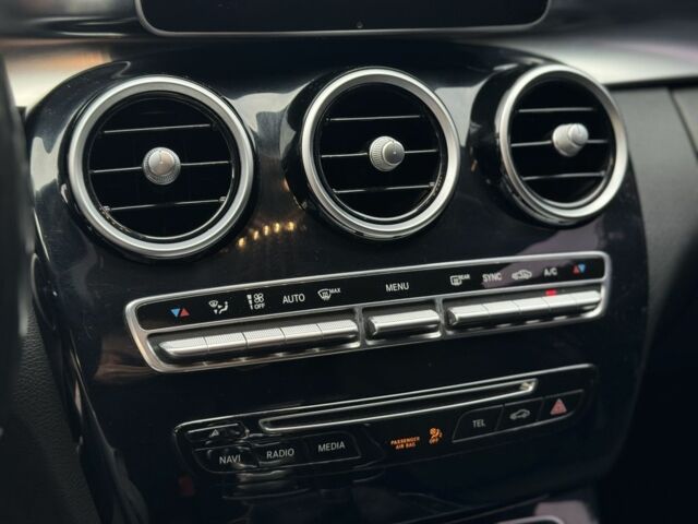 Черный Мерседес Ц-Класс, объемом двигателя 1.6 л и пробегом 337 тыс. км за 11500 $, фото 12 на Automoto.ua