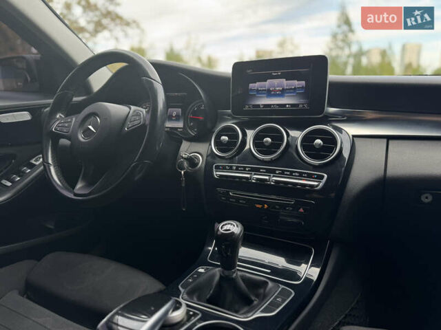 Чорний Мерседес Ц-Клас, об'ємом двигуна 1.6 л та пробігом 337 тис. км за 11500 $, фото 19 на Automoto.ua