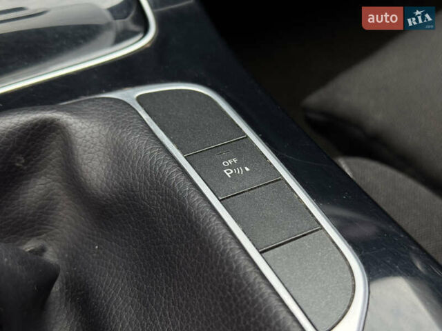 Чорний Мерседес Ц-Клас, об'ємом двигуна 1.6 л та пробігом 337 тис. км за 11500 $, фото 15 на Automoto.ua