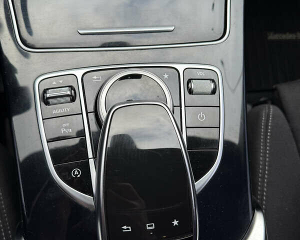 Мерседес Ц-Класс 2015 в Ужгороде на Automoto.ua Черный Мерседес Ц-Класс, объемом двигателя 1.6 л и пробегом 251 тыс. км за 14300 $, фото 10 на Automoto.ua