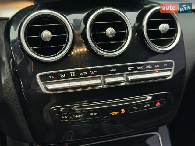 Черный Мерседес Ц-Класс, объемом двигателя 1.6 л и пробегом 337 тыс. км за 10990 $, фото 14 на Automoto.ua