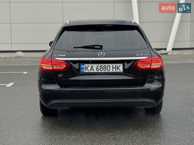 Черный Мерседес Ц-Класс, объемом двигателя 1.6 л и пробегом 337 тыс. км за 10500 $, фото 6 на Automoto.ua