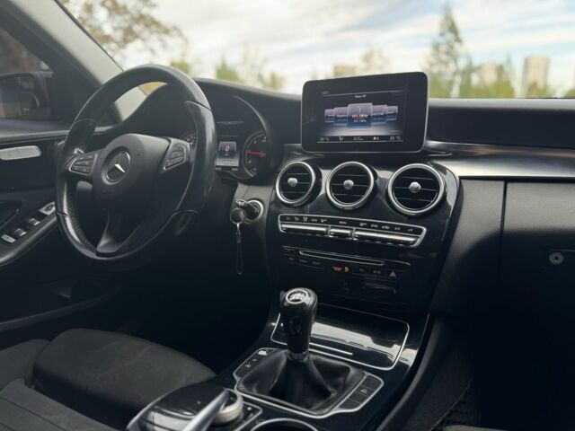 Черный Мерседес Ц-Класс, объемом двигателя 1.6 л и пробегом 337 тыс. км за 11500 $, фото 16 на Automoto.ua