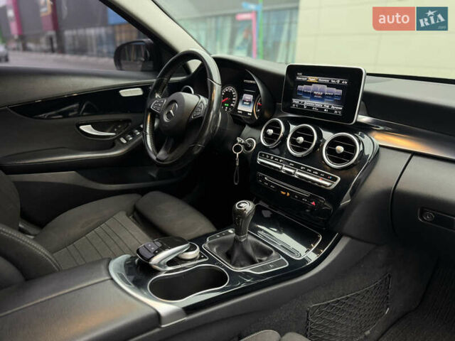 Черный Мерседес Ц-Класс, объемом двигателя 1.6 л и пробегом 337 тыс. км за 10500 $, фото 18 на Automoto.ua