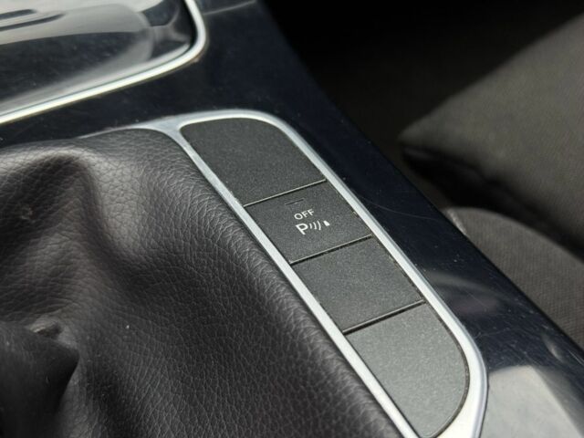 Черный Мерседес Ц-Класс, объемом двигателя 1.6 л и пробегом 337 тыс. км за 11500 $, фото 11 на Automoto.ua