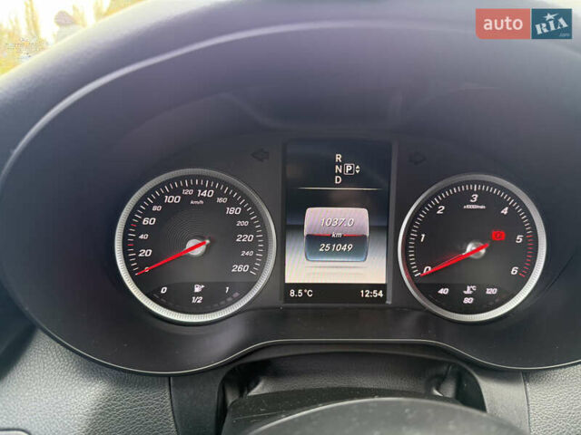 Мерседес Ц-Класс 2015 в Ужгороде на Automoto.ua Черный Мерседес Ц-Класс, объемом двигателя 1.6 л и пробегом 251 тыс. км за 14300 $, фото 6 на Automoto.ua