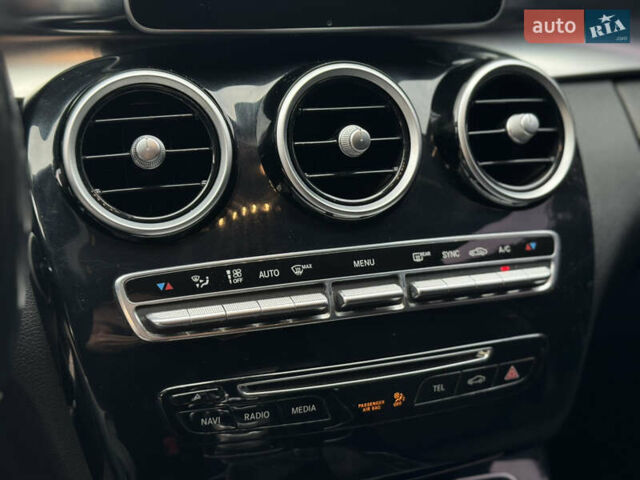 Чорний Мерседес Ц-Клас, об'ємом двигуна 1.6 л та пробігом 337 тис. км за 11500 $, фото 16 на Automoto.ua