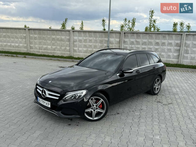 Чорний Мерседес Ц-Клас, об'ємом двигуна 2.14 л та пробігом 352 тис. км за 15000 $, фото 10 на Automoto.ua