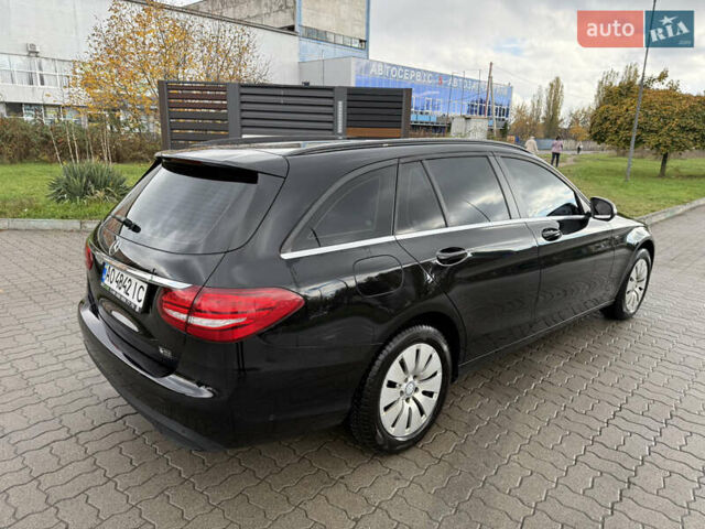 Мерседес Ц-Класс 2015 в Ужгороде на Automoto.ua Черный Мерседес Ц-Класс, объемом двигателя 1.6 л и пробегом 251 тыс. км за 14300 $, фото 3 на Automoto.ua