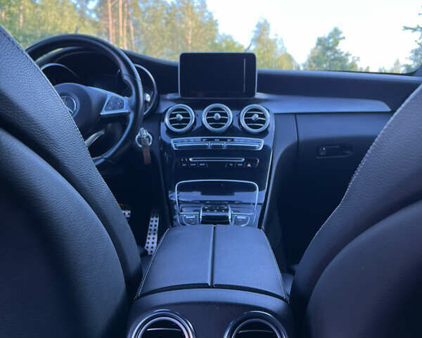 Чорний Мерседес Ц-Клас, об'ємом двигуна 2.2 л та пробігом 248 тис. км за 18000 $, фото 26 на Automoto.ua