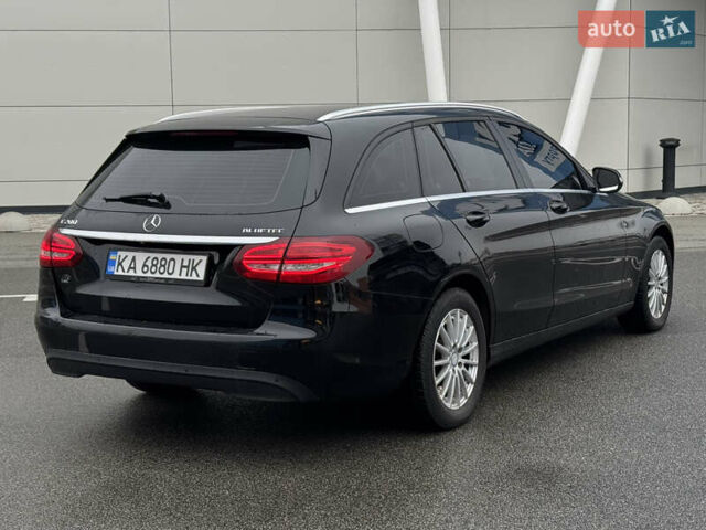 Чорний Мерседес Ц-Клас, об'ємом двигуна 1.6 л та пробігом 337 тис. км за 10990 $, фото 5 на Automoto.ua