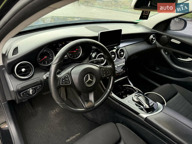 Мерседес Ц-Класс 2015 в Ужгороде на Automoto.ua Черный Мерседес Ц-Класс, объемом двигателя 1.6 л и пробегом 251 тыс. км за 14300 $, фото 7 на Automoto.ua