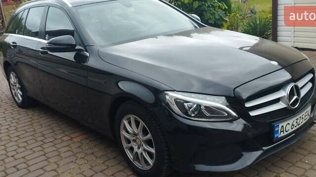 Черный Мерседес Ц-Класс, объемом двигателя 2.14 л и пробегом 322 тыс. км за 17300 $, фото 1 на Automoto.ua