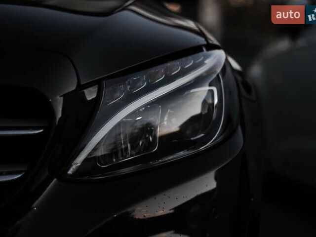 Черный Мерседес Ц-Класс, объемом двигателя 2.14 л и пробегом 92 тыс. км за 24999 $, фото 3 на Automoto.ua