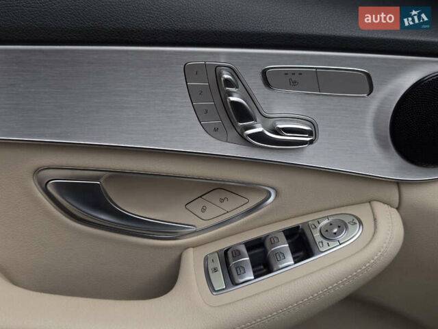 Черный Мерседес Ц-Класс, объемом двигателя 2.2 л и пробегом 93 тыс. км за 21000 $, фото 15 на Automoto.ua