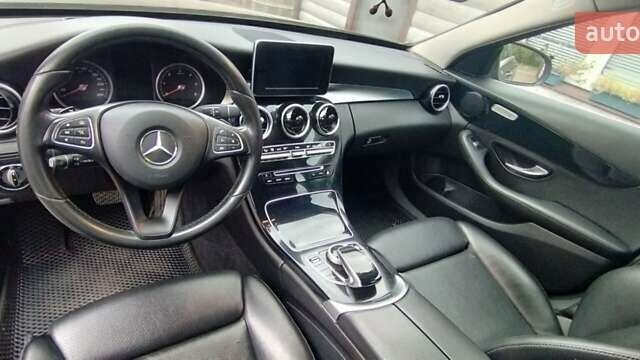 Черный Мерседес Ц-Класс, объемом двигателя 2.14 л и пробегом 322 тыс. км за 17300 $, фото 8 на Automoto.ua