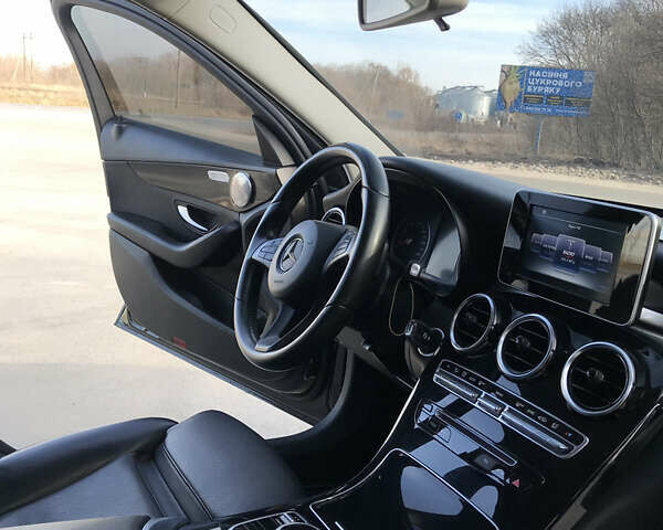 Черный Мерседес Ц-Класс, объемом двигателя 2.1 л и пробегом 207 тыс. км за 16800 $, фото 3 на Automoto.ua