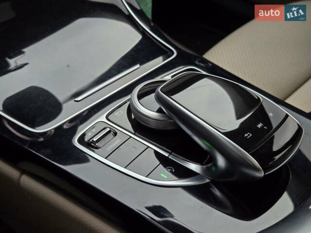 Черный Мерседес Ц-Класс, объемом двигателя 2.2 л и пробегом 93 тыс. км за 21000 $, фото 24 на Automoto.ua