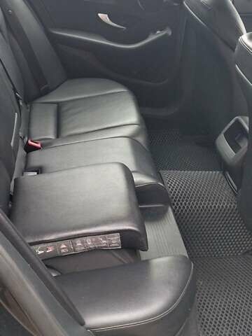 Черный Мерседес Ц-Класс, объемом двигателя 2.14 л и пробегом 322 тыс. км за 17300 $, фото 6 на Automoto.ua