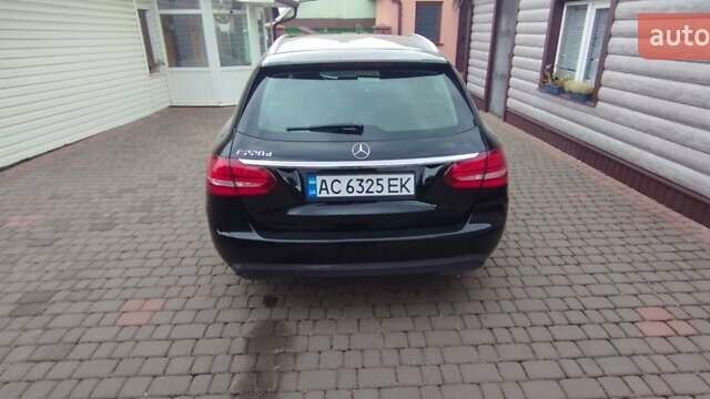 Черный Мерседес Ц-Класс, объемом двигателя 2.14 л и пробегом 322 тыс. км за 17300 $, фото 9 на Automoto.ua