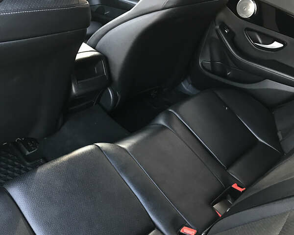 Черный Мерседес Ц-Класс, объемом двигателя 2.1 л и пробегом 207 тыс. км за 16800 $, фото 7 на Automoto.ua