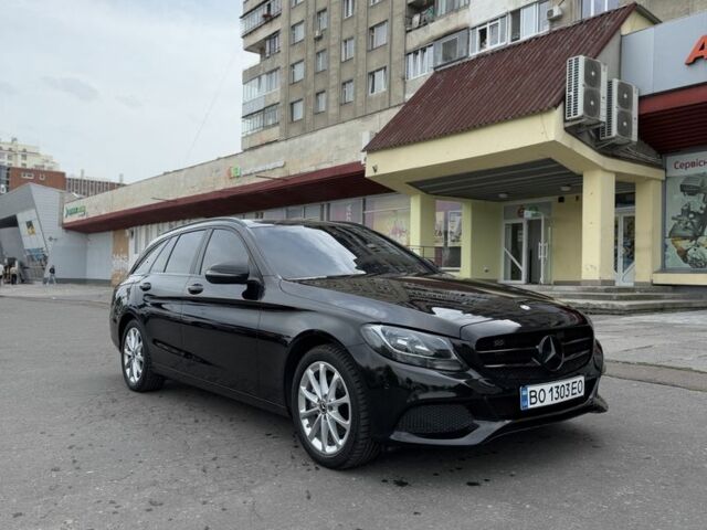 Черный Мерседес Ц-Класс, объемом двигателя 2.2 л и пробегом 250 тыс. км за 16500 $, фото 2 на Automoto.ua