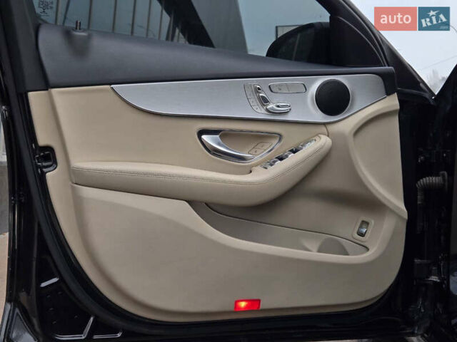 Черный Мерседес Ц-Класс, объемом двигателя 2.2 л и пробегом 93 тыс. км за 21000 $, фото 14 на Automoto.ua