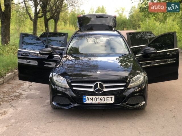 Черный Мерседес Ц-Класс, объемом двигателя 2.1 л и пробегом 285 тыс. км за 16700 $, фото 11 на Automoto.ua