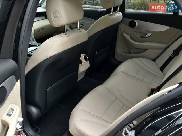 Черный Мерседес Ц-Класс, объемом двигателя 2.2 л и пробегом 93 тыс. км за 21000 $, фото 9 на Automoto.ua