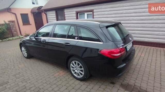 Черный Мерседес Ц-Класс, объемом двигателя 2.14 л и пробегом 322 тыс. км за 17300 $, фото 4 на Automoto.ua