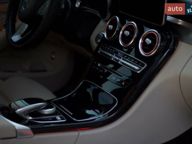 Черный Мерседес Ц-Класс, объемом двигателя 2.14 л и пробегом 92 тыс. км за 24999 $, фото 12 на Automoto.ua