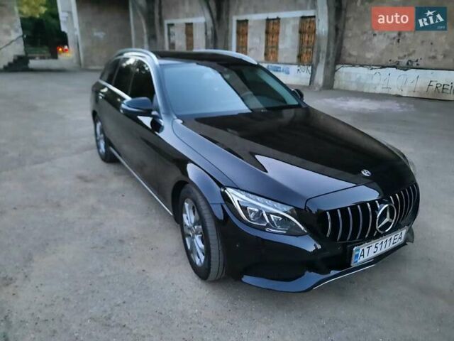 Черный Мерседес Ц-Класс, объемом двигателя 2.1 л и пробегом 145 тыс. км за 24000 $, фото 5 на Automoto.ua