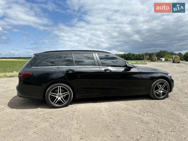 Черный Мерседес Ц-Класс, объемом двигателя 2.14 л и пробегом 253 тыс. км за 19500 $, фото 4 на Automoto.ua