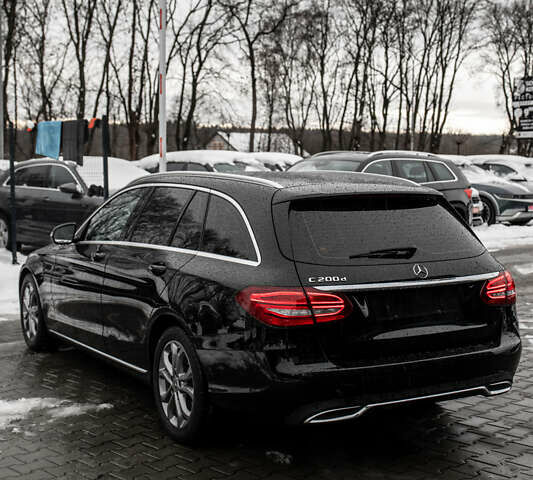 Чорний Мерседес Ц-Клас, об'ємом двигуна 2.2 л та пробігом 241 тис. км за 18900 $, фото 7 на Automoto.ua