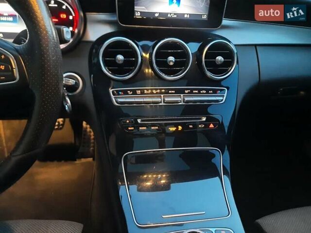 Черный Мерседес Ц-Класс, объемом двигателя 2.1 л и пробегом 145 тыс. км за 24000 $, фото 21 на Automoto.ua