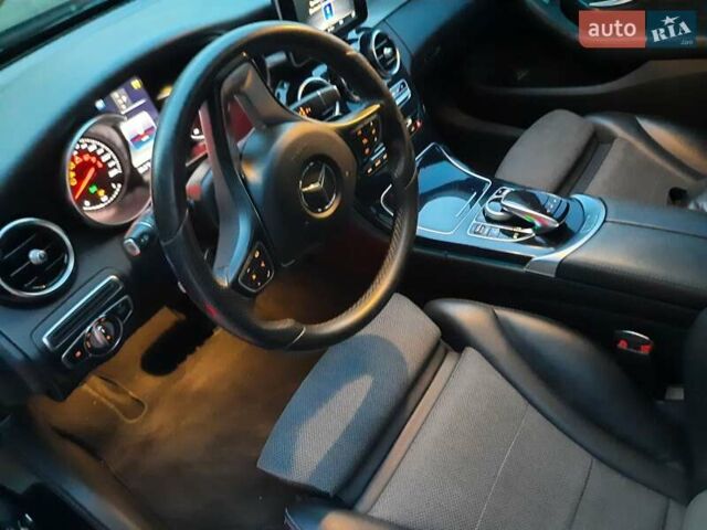 Черный Мерседес Ц-Класс, объемом двигателя 2.1 л и пробегом 145 тыс. км за 24000 $, фото 20 на Automoto.ua