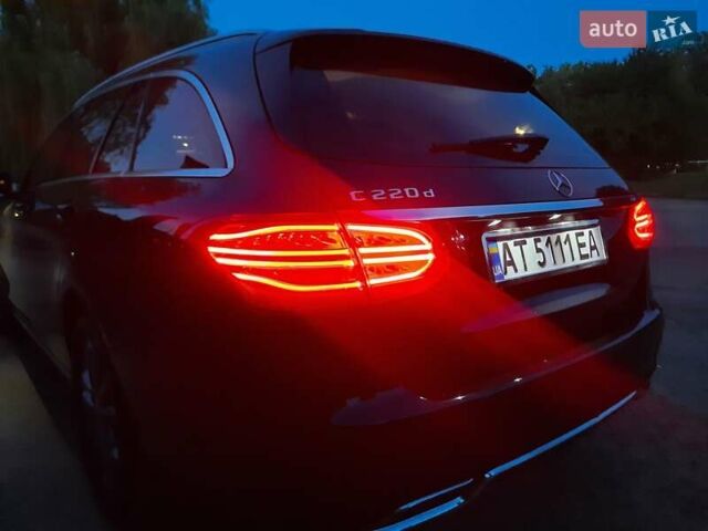 Черный Мерседес Ц-Класс, объемом двигателя 2.1 л и пробегом 145 тыс. км за 24000 $, фото 35 на Automoto.ua