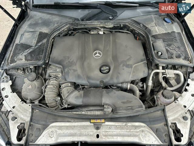 Черный Мерседес Ц-Класс, объемом двигателя 2.14 л и пробегом 253 тыс. км за 19500 $, фото 26 на Automoto.ua