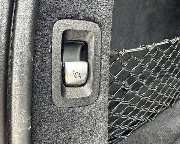 Черный Мерседес Ц-Класс, объемом двигателя 2.14 л и пробегом 253 тыс. км за 19500 $, фото 23 на Automoto.ua