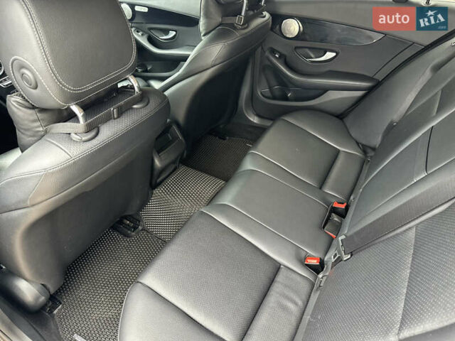 Черный Мерседес Ц-Класс, объемом двигателя 2.14 л и пробегом 253 тыс. км за 19500 $, фото 17 на Automoto.ua