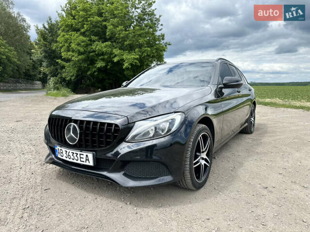 Черный Мерседес Ц-Класс, объемом двигателя 2.14 л и пробегом 253 тыс. км за 19500 $, фото 1 на Automoto.ua