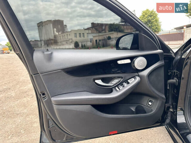 Черный Мерседес Ц-Класс, объемом двигателя 2.14 л и пробегом 253 тыс. км за 19500 $, фото 7 на Automoto.ua