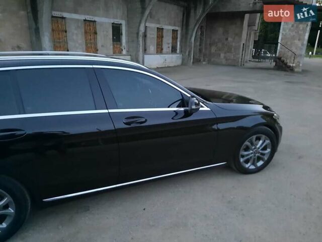 Черный Мерседес Ц-Класс, объемом двигателя 2.1 л и пробегом 145 тыс. км за 24000 $, фото 10 на Automoto.ua